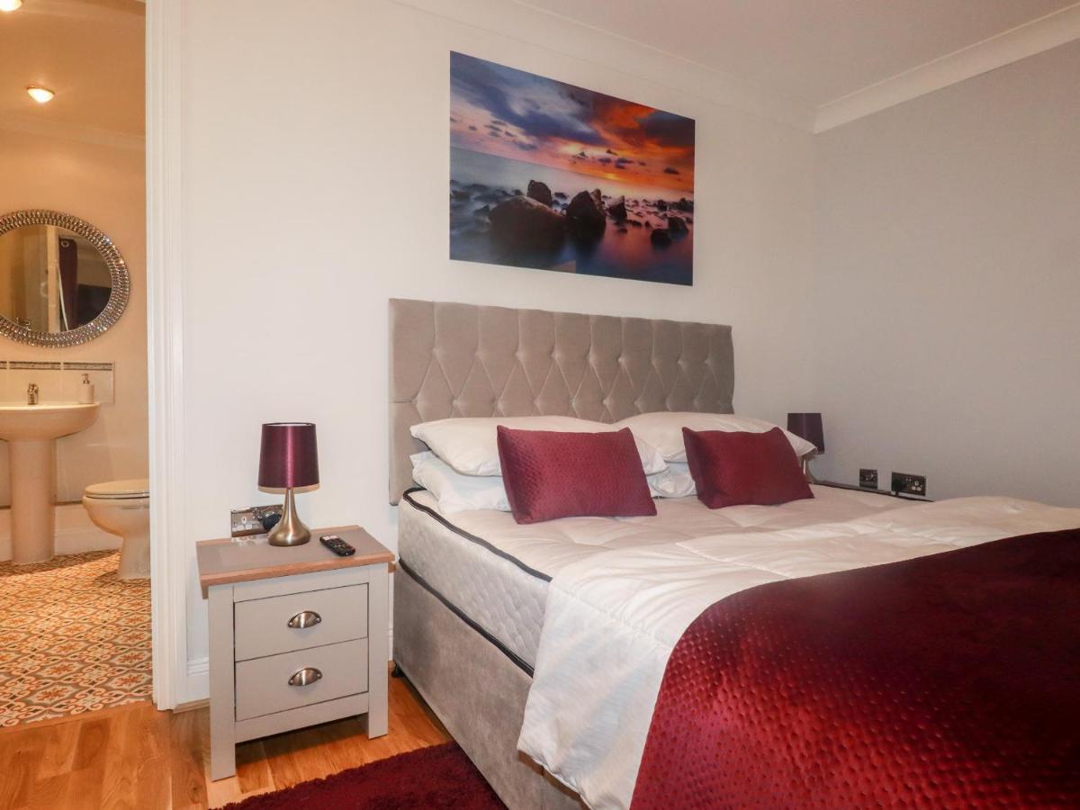 Flat 2 Apartment Newquay  Bagian luar foto